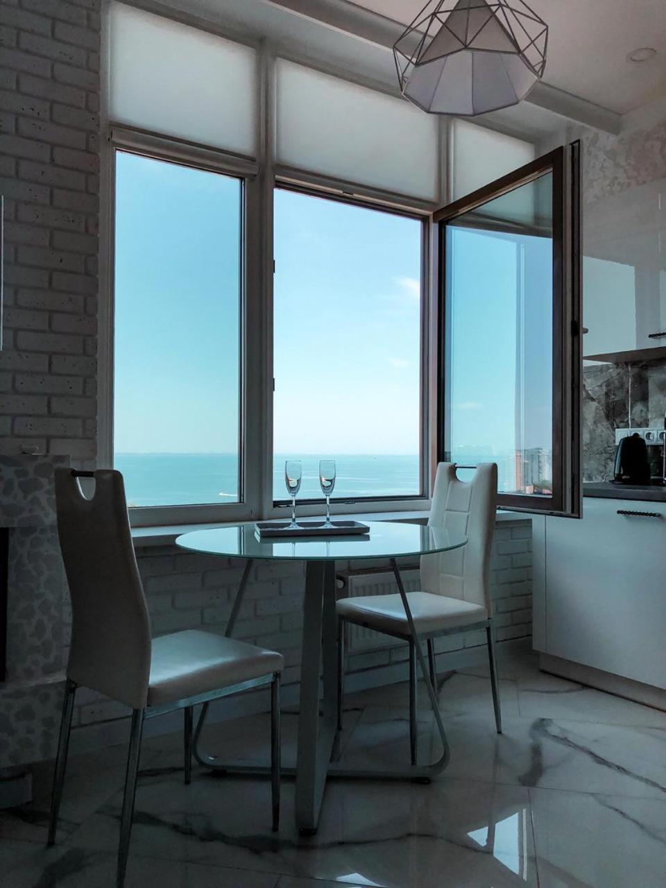 M&P Vip Appartments In Arkadia 오데사 객실 사진