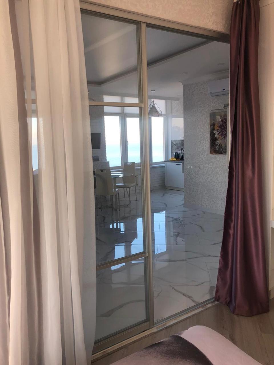 M&P Vip Appartments In Arkadia 오데사 객실 사진